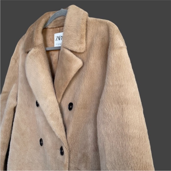 ZARA BLOGGER FAVE Camel
Tan Beige Faux Fur Double
Breasted Teddy Trench Coat - Picture 2 of 12